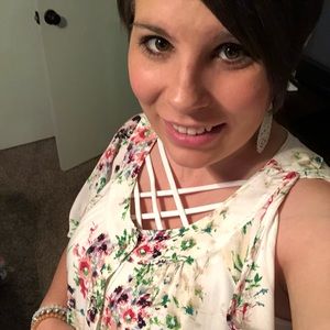 Meet your Posher, Reshia